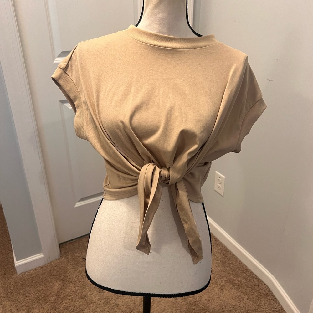 Micas Tie Back Crop Top XS NWOT Tan Boho Short Sleeve Minimalist Tee